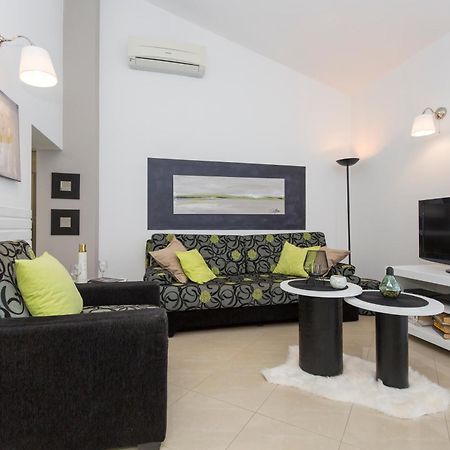 Adorable Holiday House Lilla-With Pool-Near Old Town Labin Labin  Esterno foto