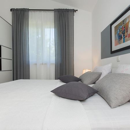 Adorable Holiday House Lilla-With Pool-Near Old Town Labin Labin  Esterno foto