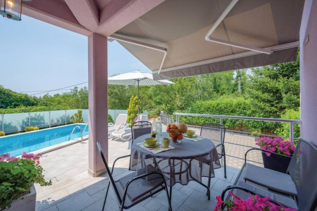Adorable Holiday House Lilla-With Pool-Near Old Town Labin Labin  Esterno foto