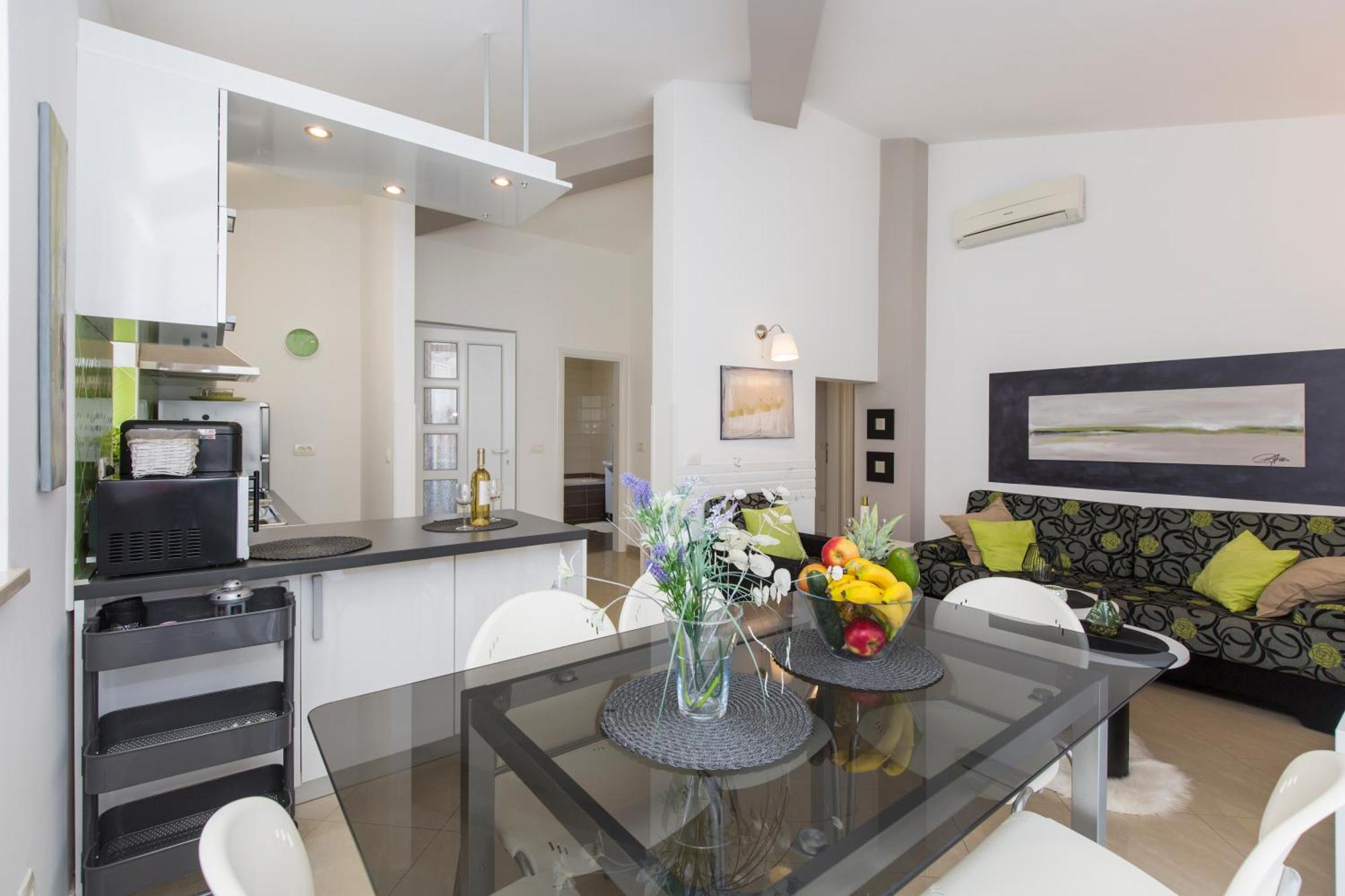 Adorable Holiday House Lilla-With Pool-Near Old Town Labin Labin  Esterno foto